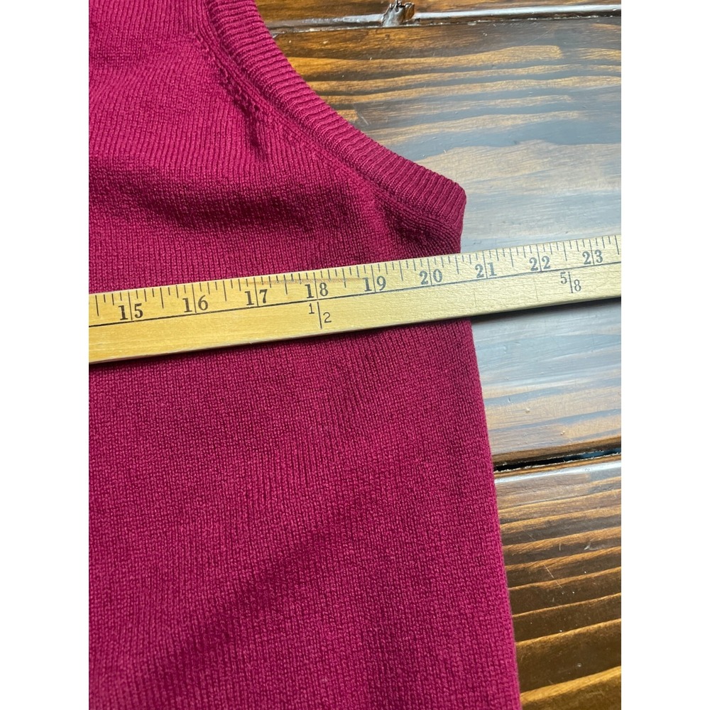 L.L. Bean Sweater, Women's Size Large, Burgundy, Sleeveless, V-Neck, Lambs Wool - Picture 6 of 6